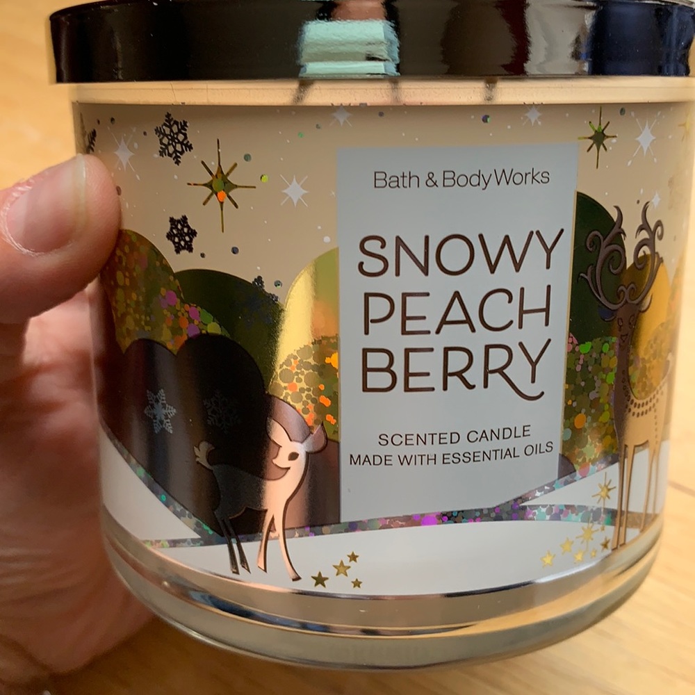 Snowy Peach Berry